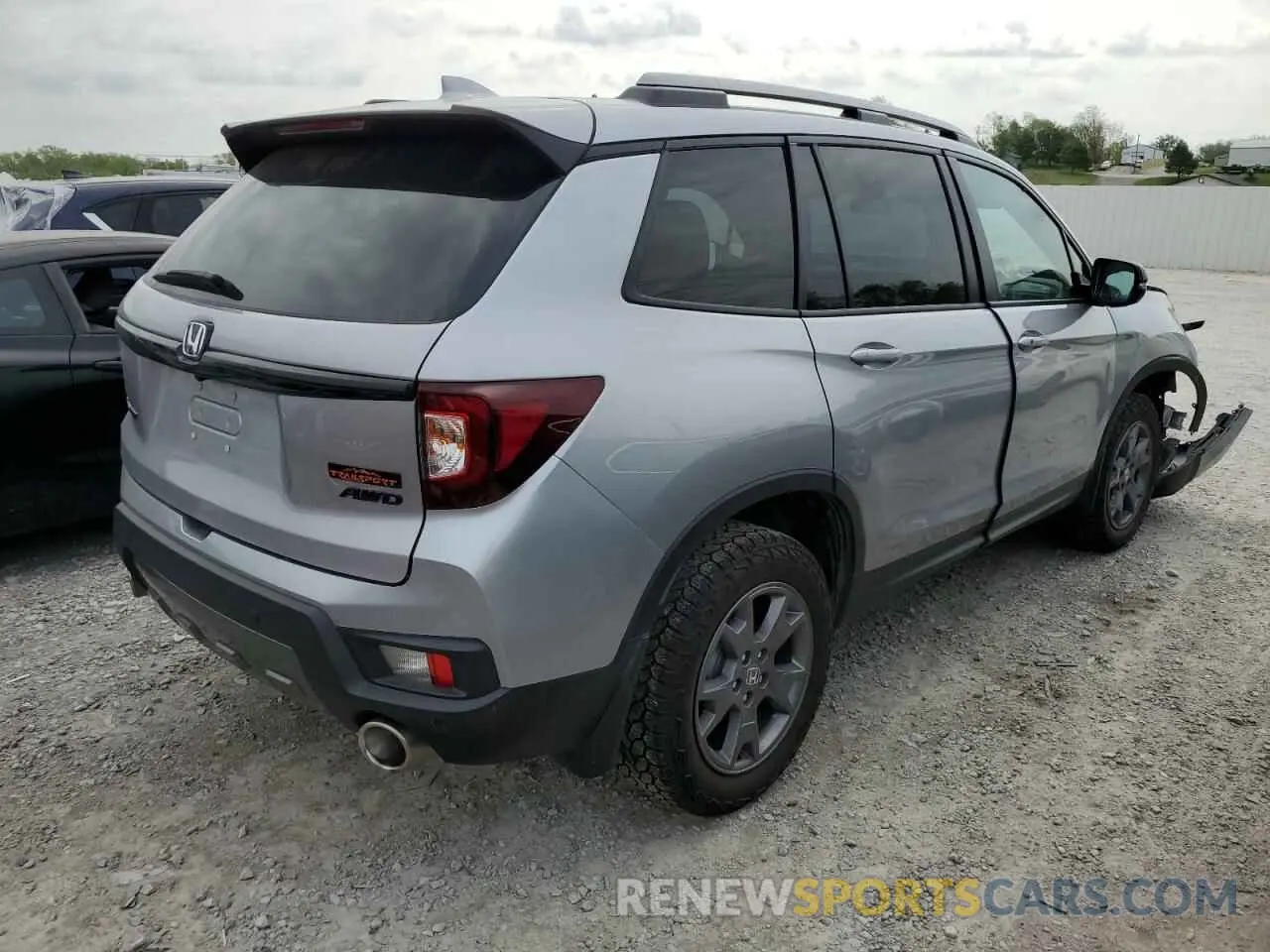 3 Фотография поврежденного автомобиля 5FNYF8H65RB001572 HONDA PASSPORT 2024