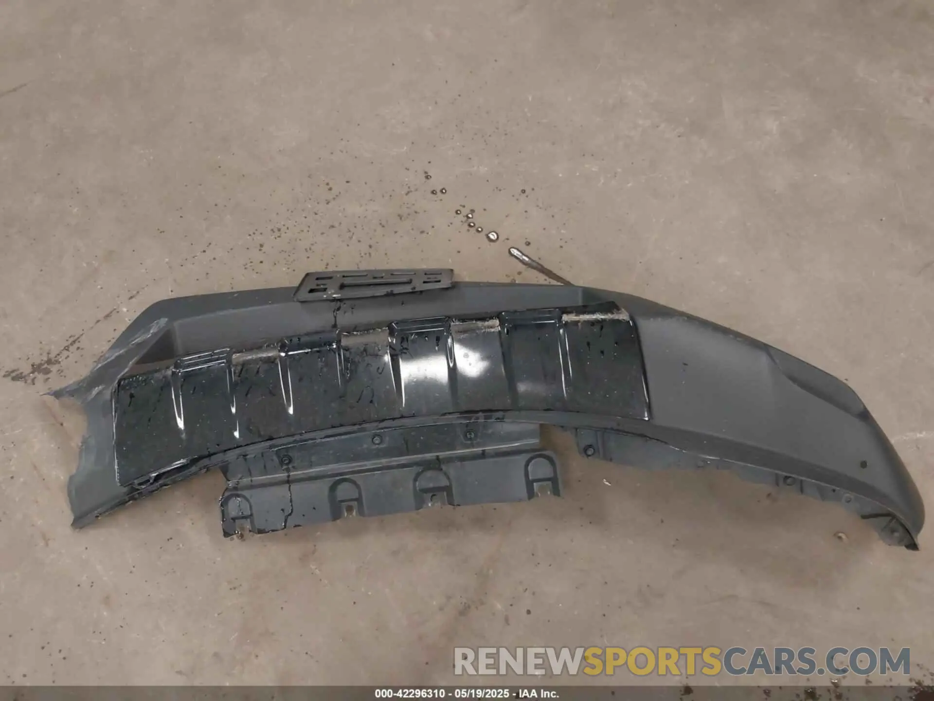 12 Photograph of a damaged car 5FNYF8H82RB002633 HONDA PASSPORT 2024