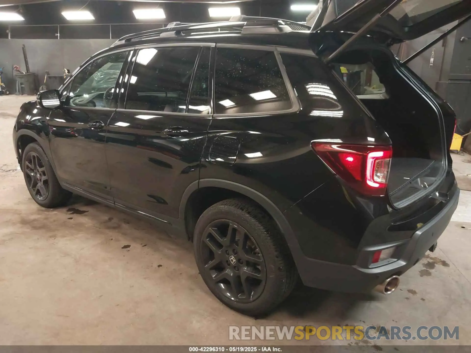 3 Photograph of a damaged car 5FNYF8H82RB002633 HONDA PASSPORT 2024