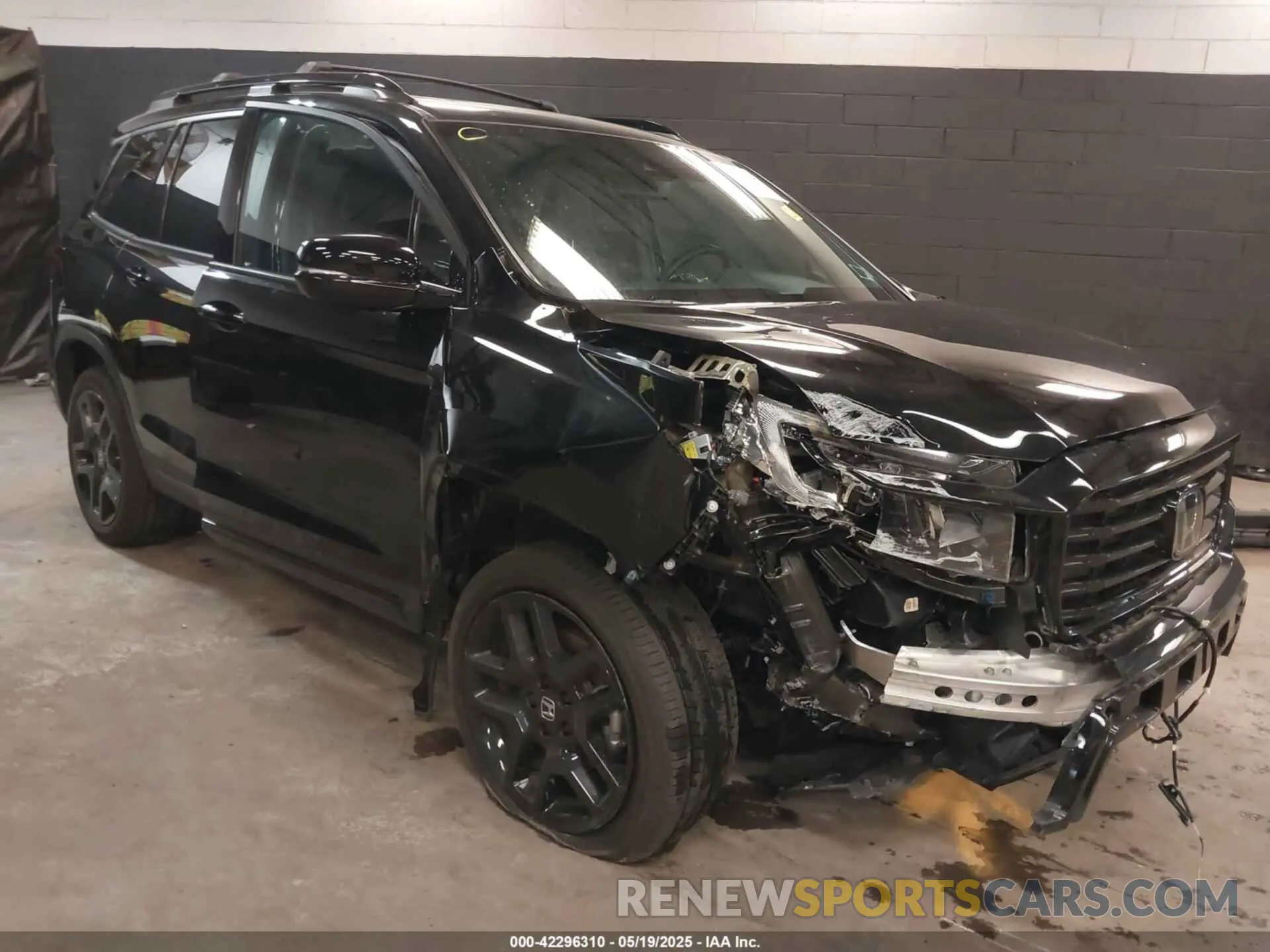 6 Photograph of a damaged car 5FNYF8H82RB002633 HONDA PASSPORT 2024