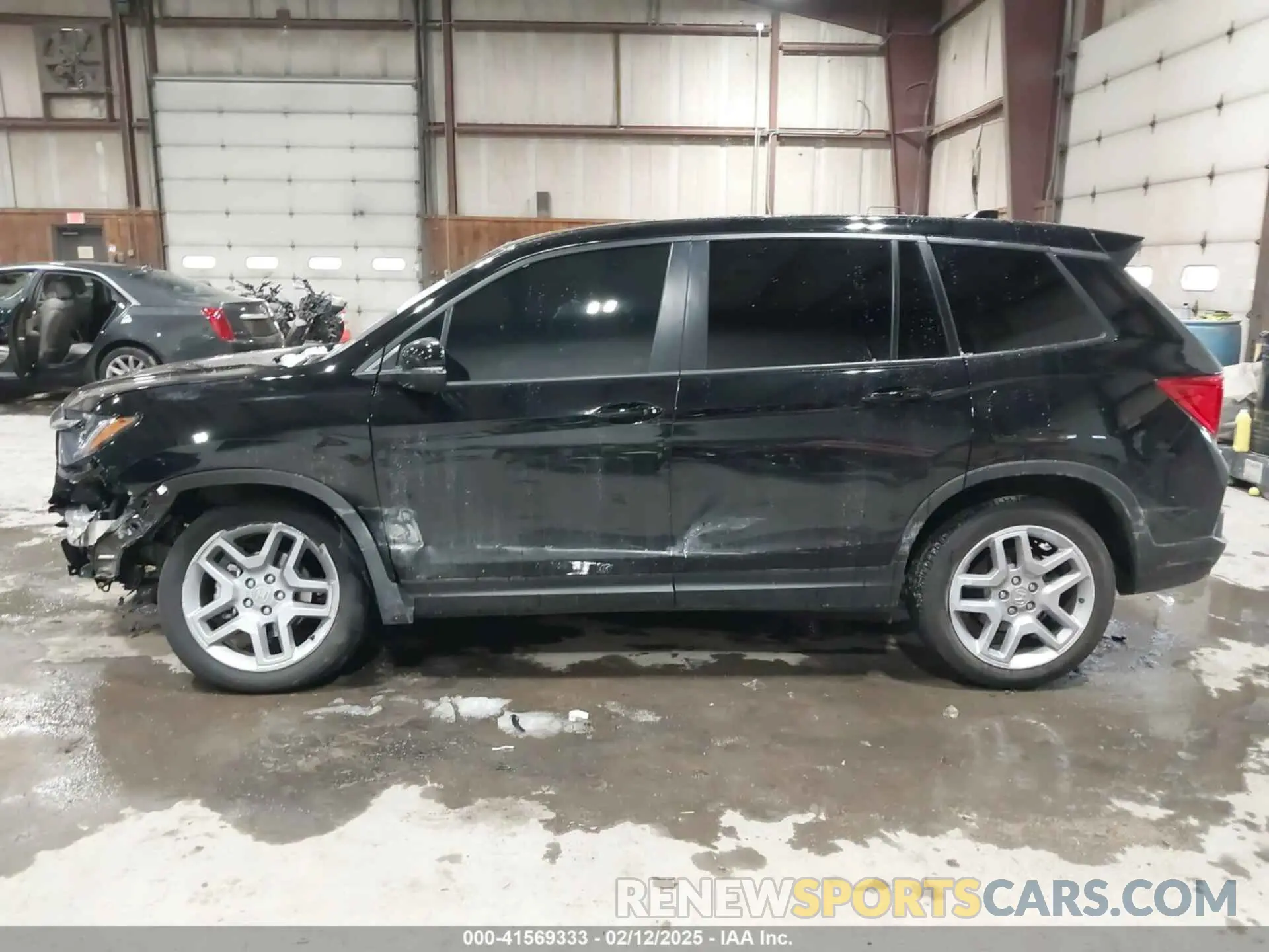 14 Photograph of a damaged car 5FNYF8H54SB010454 HONDA PASSPORT 2025