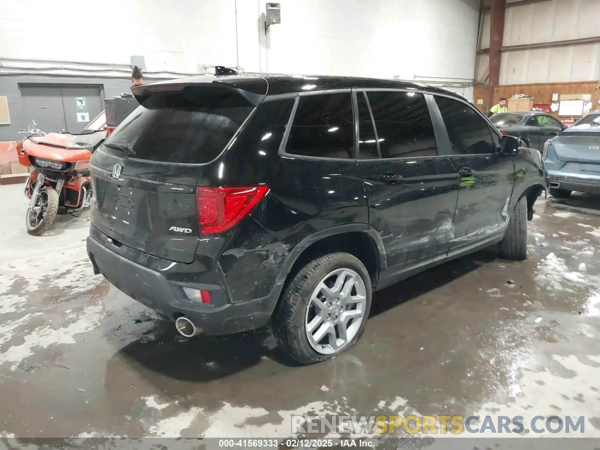 4 Photograph of a damaged car 5FNYF8H54SB010454 HONDA PASSPORT 2025