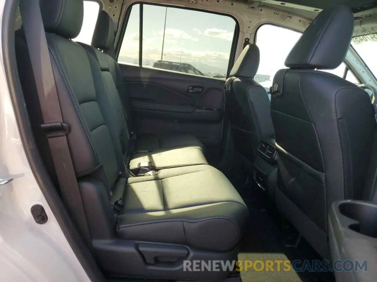 11 Фотография поврежденного автомобиля 5FNYF8H59SB012829 HONDA PASSPORT 2025