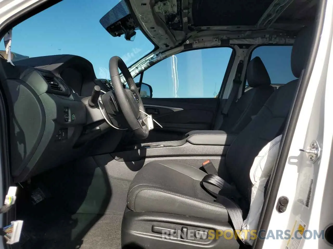 7 Фотография поврежденного автомобиля 5FNYF8H59SB012829 HONDA PASSPORT 2025