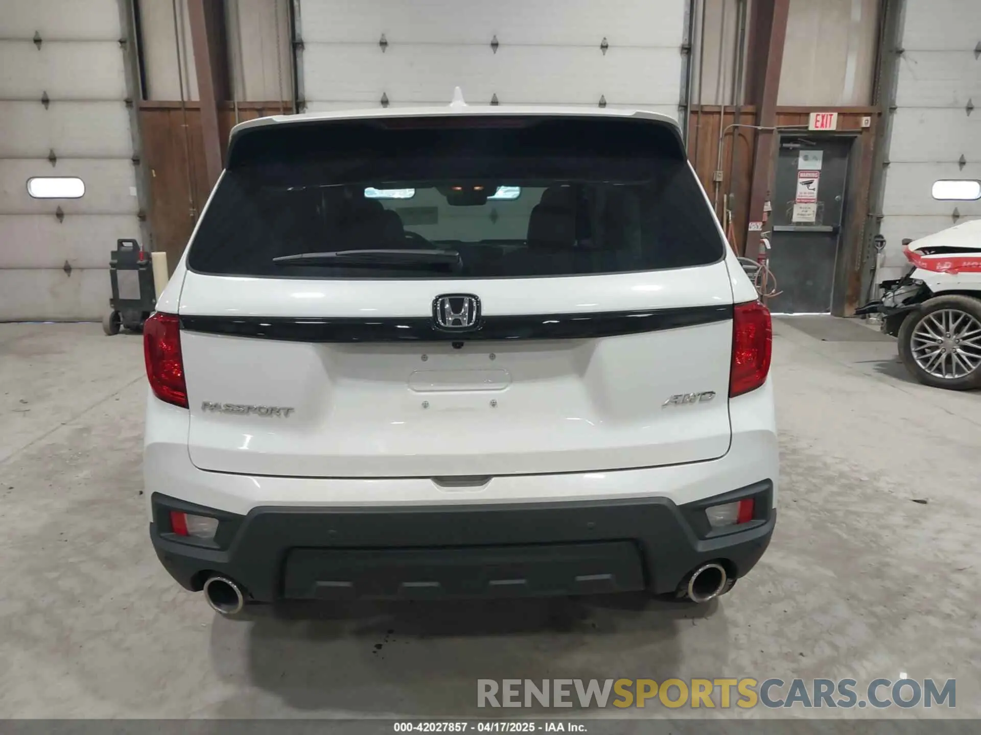 16 Фотография поврежденного автомобиля 5FNYF8H5XSB017943 HONDA PASSPORT 2025