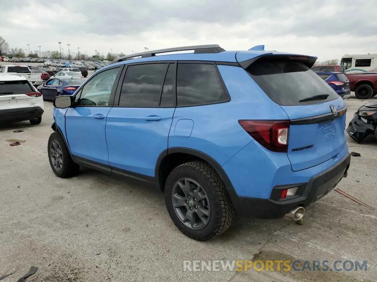 2 Photograph of a damaged car 5FNYF8H69SB001998 HONDA PASSPORT 2025