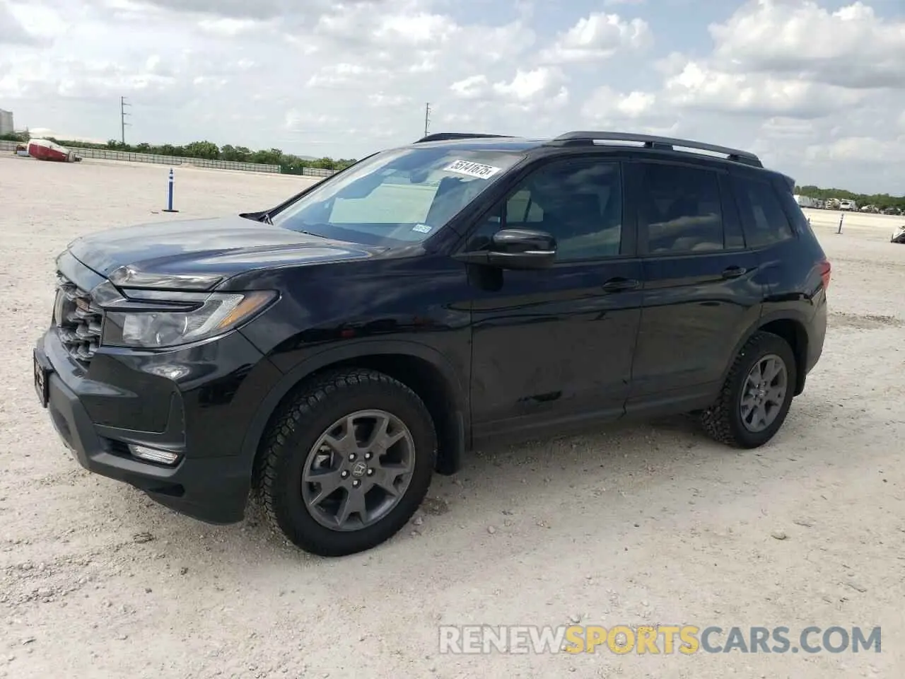 1 Photograph of a damaged car 5FNYF8H6XSB020043 HONDA PASSPORT 2025