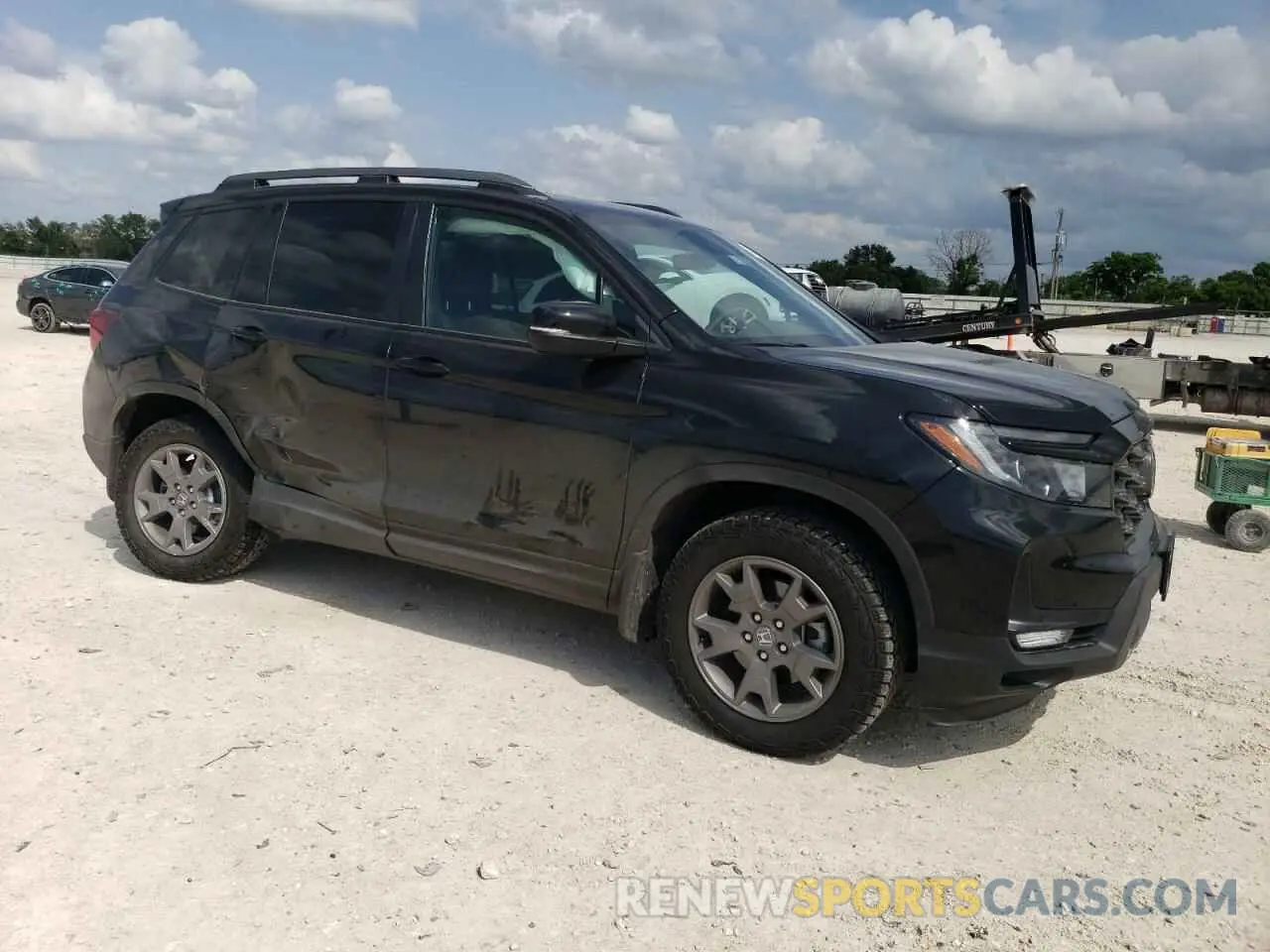 4 Photograph of a damaged car 5FNYF8H6XSB020043 HONDA PASSPORT 2025