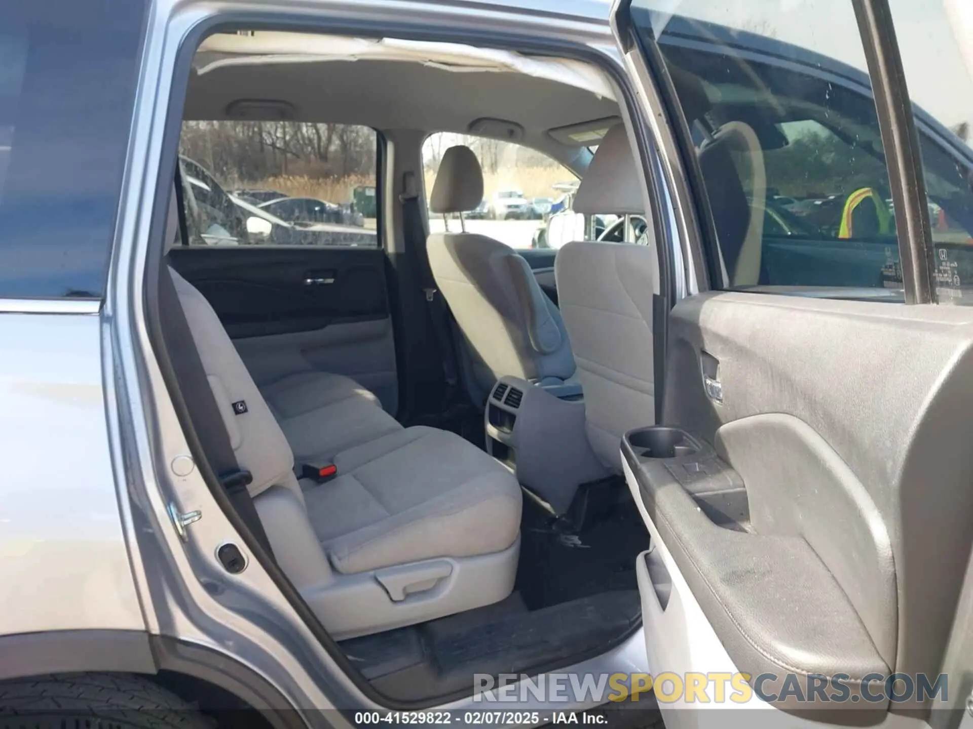 8 Фотография поврежденного автомобиля 5FNYF5H13KB031050 HONDA PILOT 2019