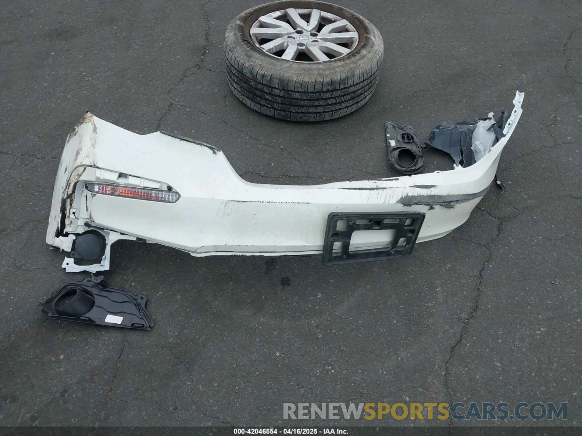12 Photograph of a damaged car 5FNYF5H15KB026075 HONDA PILOT 2019