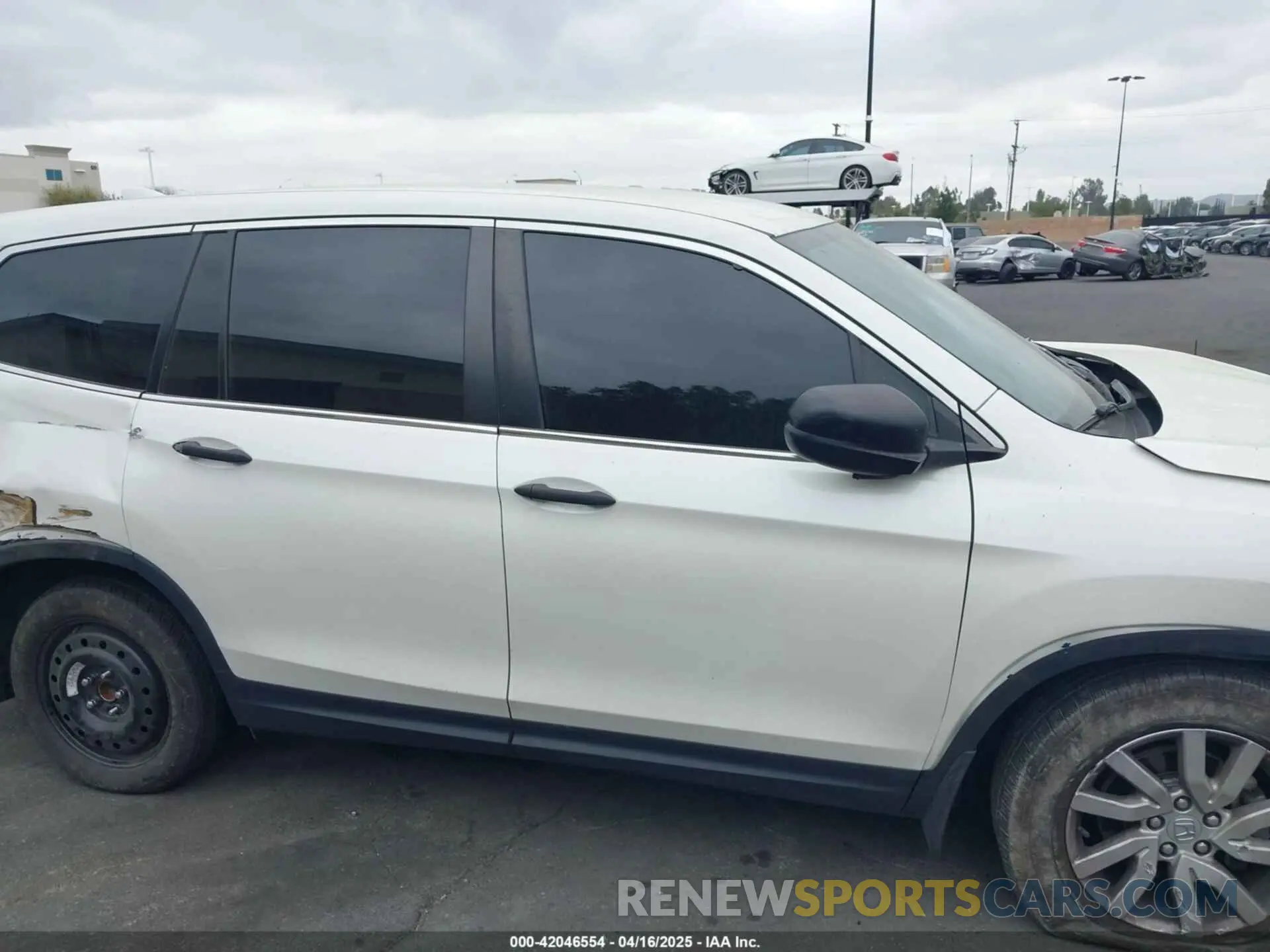 14 Photograph of a damaged car 5FNYF5H15KB026075 HONDA PILOT 2019