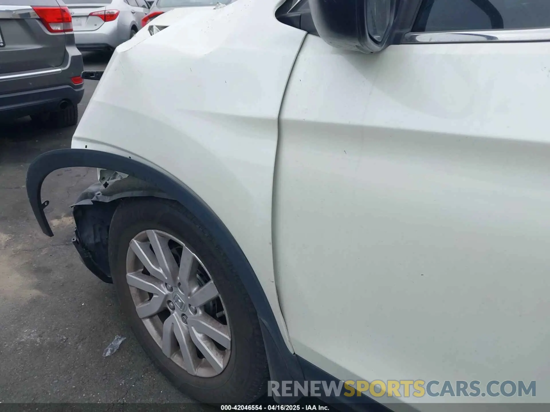 19 Photograph of a damaged car 5FNYF5H15KB026075 HONDA PILOT 2019