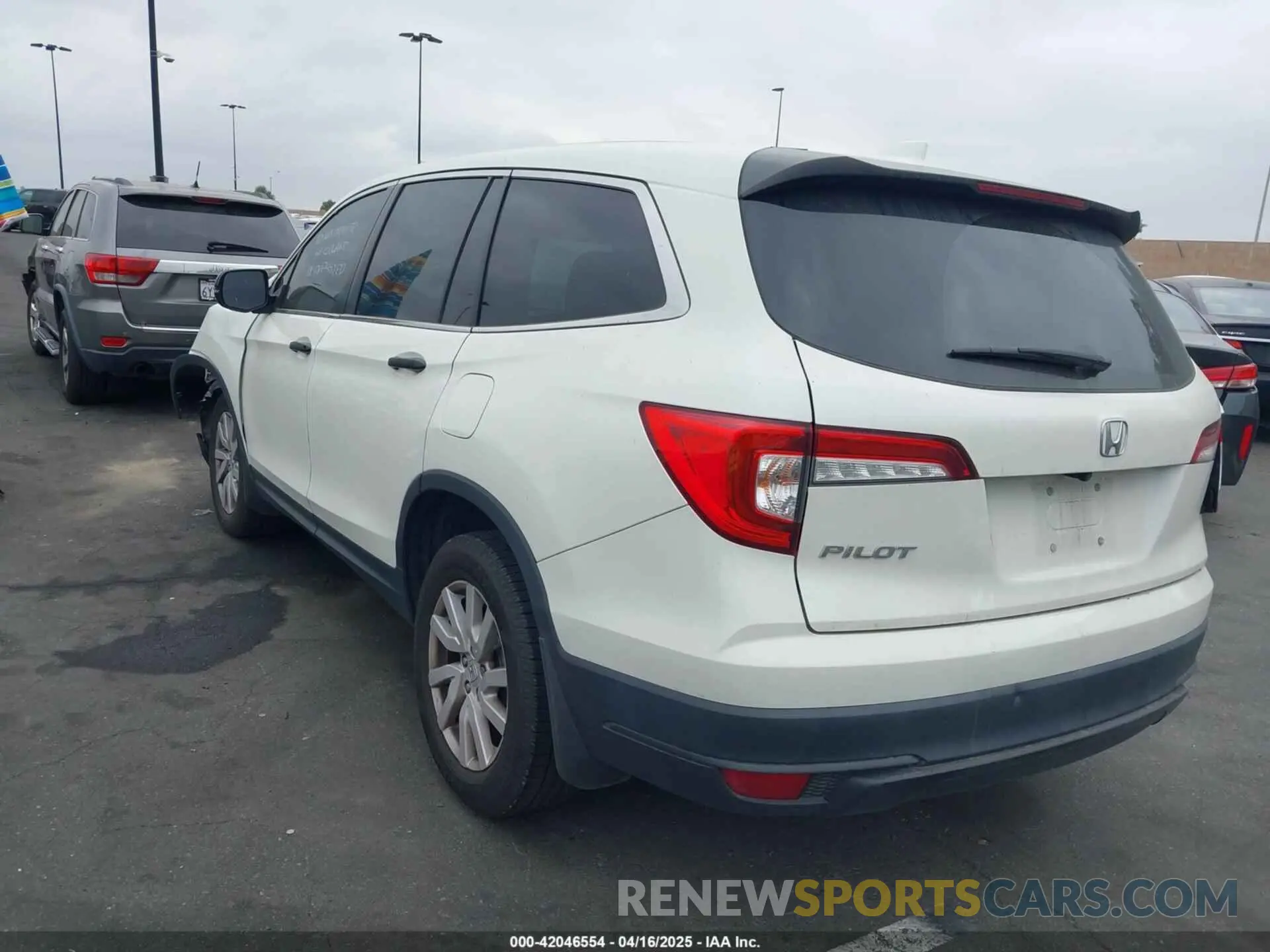 3 Photograph of a damaged car 5FNYF5H15KB026075 HONDA PILOT 2019