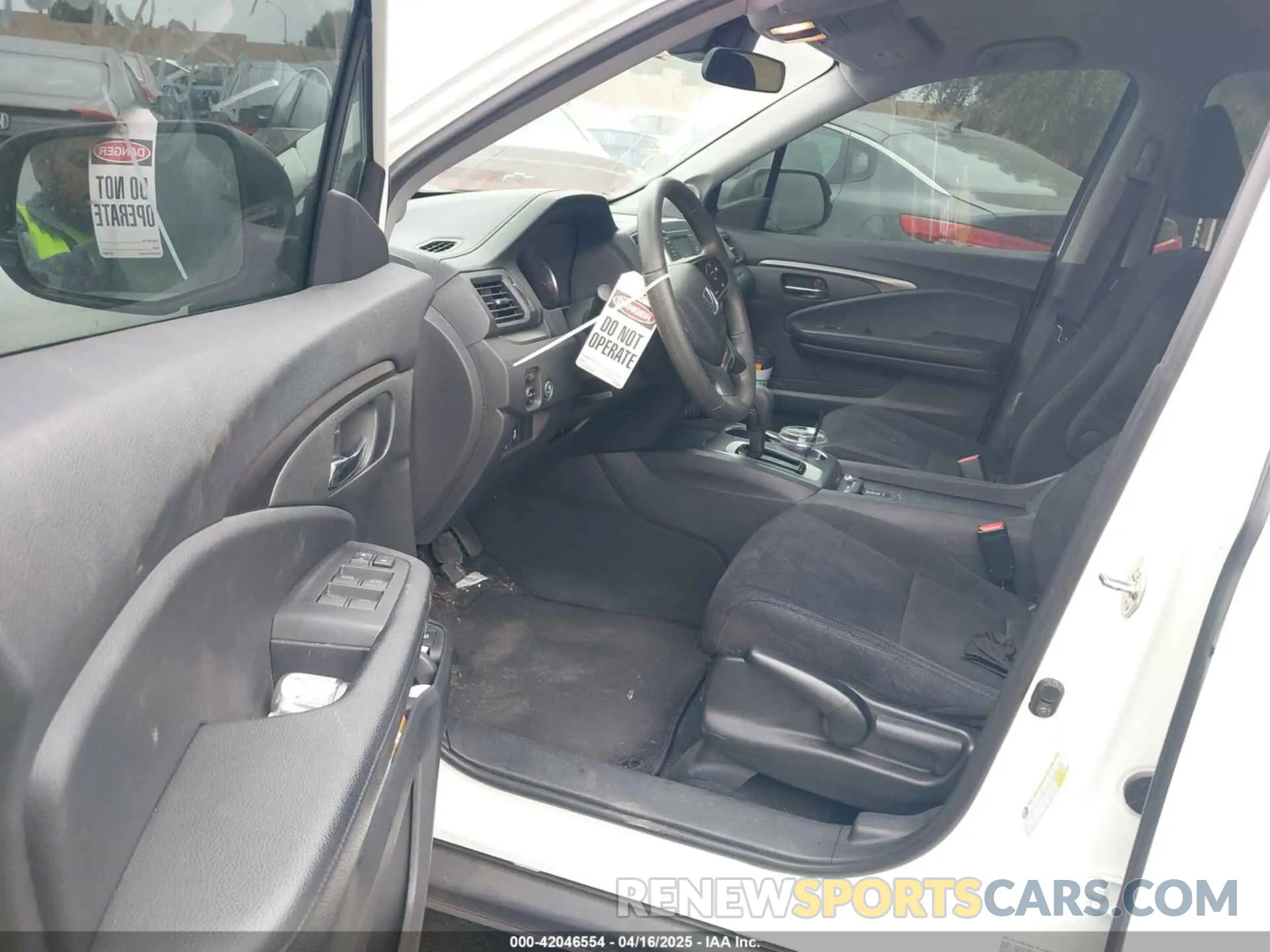 5 Photograph of a damaged car 5FNYF5H15KB026075 HONDA PILOT 2019