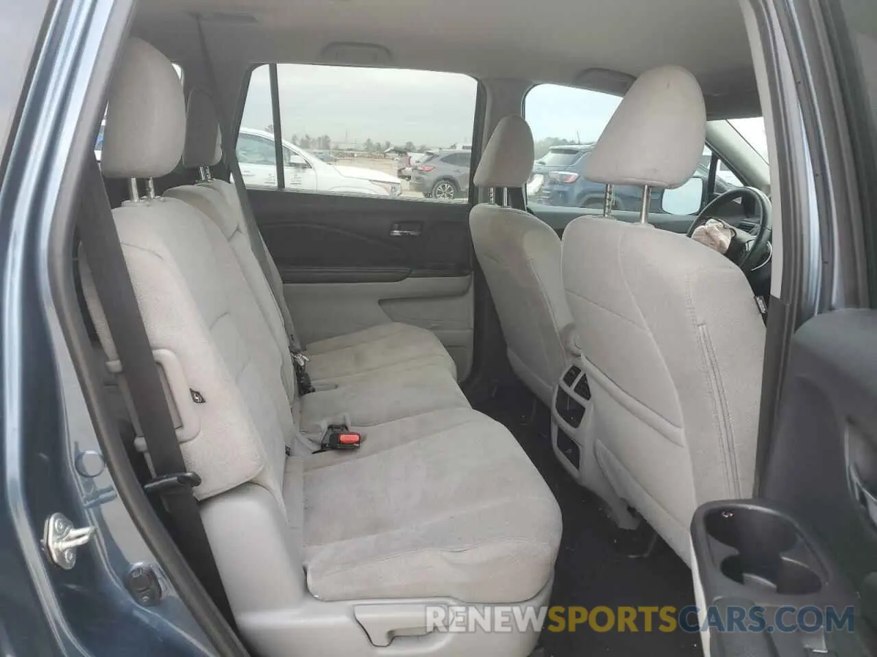 11 Photograph of a damaged car 5FNYF5H17KB009794 HONDA PILOT 2019
