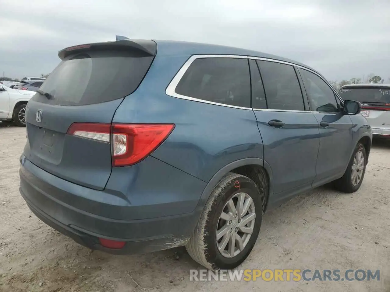 3 Photograph of a damaged car 5FNYF5H17KB009794 HONDA PILOT 2019