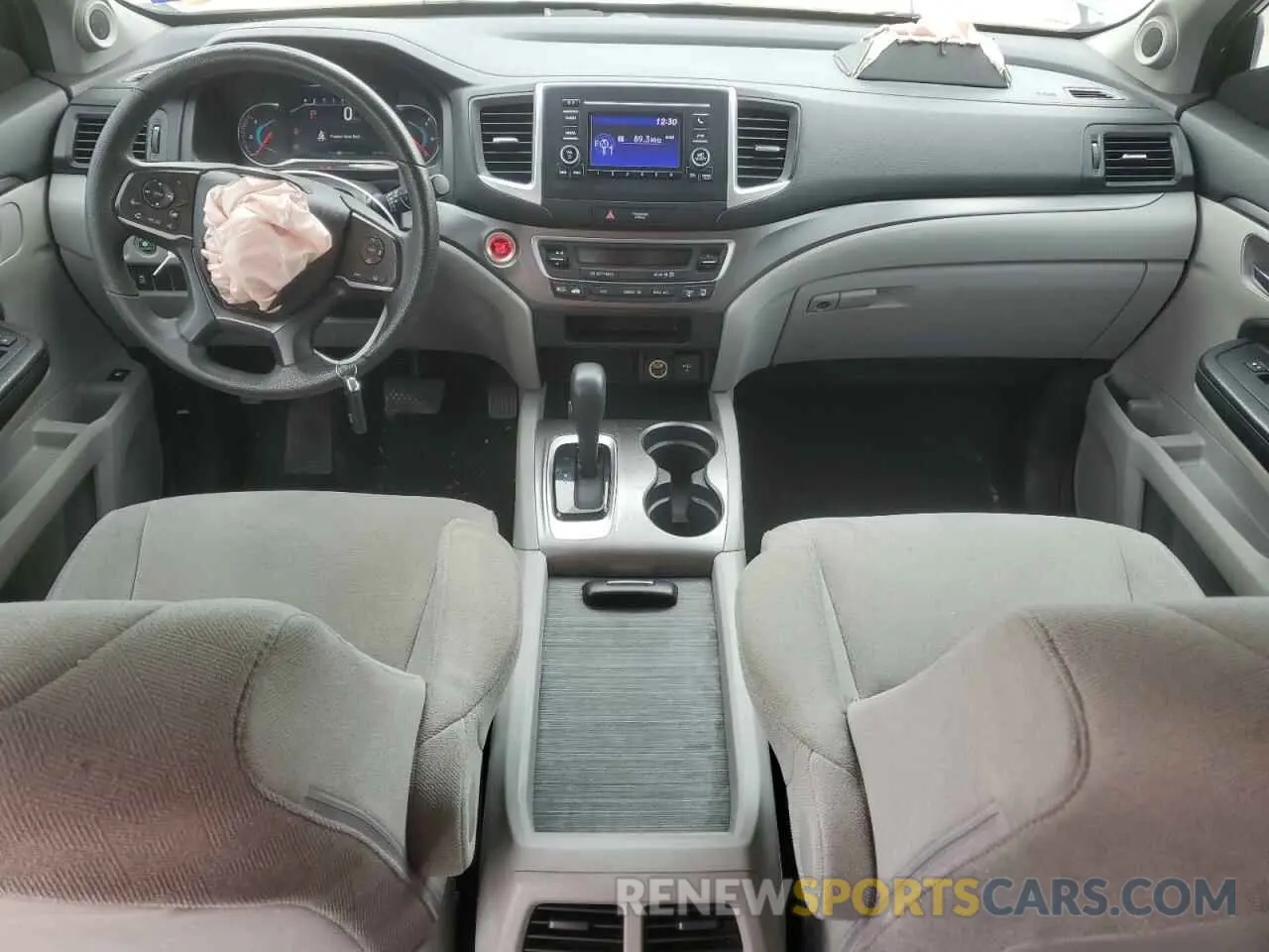 8 Photograph of a damaged car 5FNYF5H17KB009794 HONDA PILOT 2019