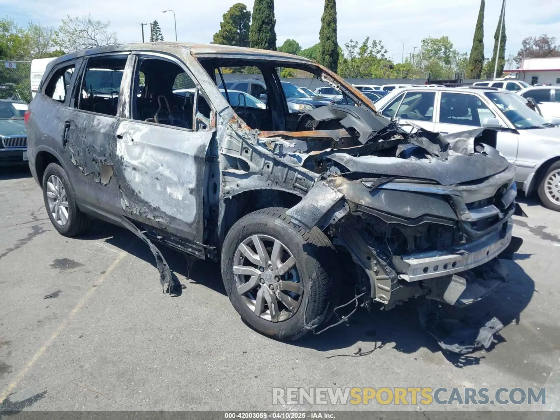 1 Фотография поврежденного автомобиля 5FNYF5H18KB016902 HONDA PILOT 2019