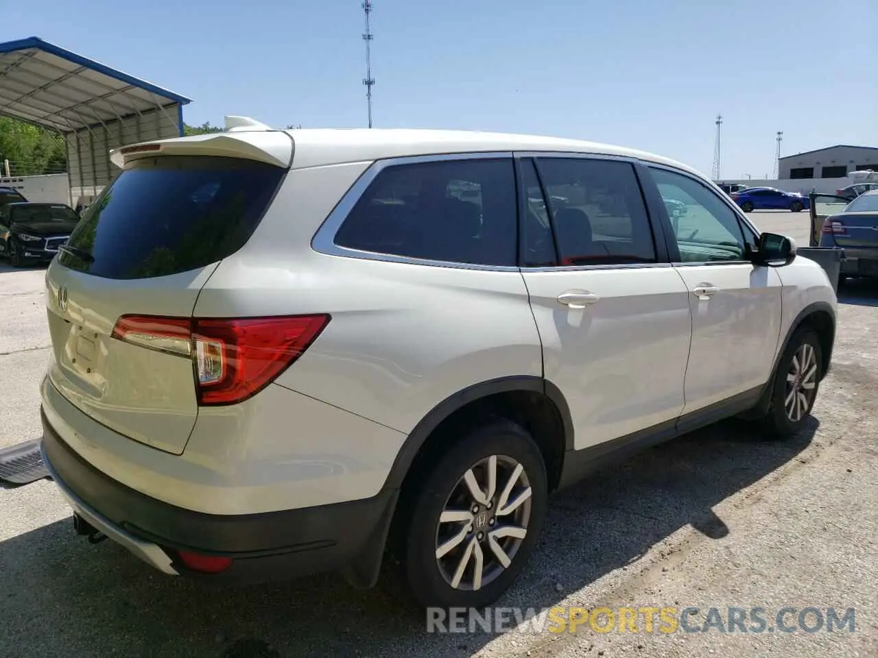 3 Photograph of a damaged car 5FNYF5H31KB034580 HONDA PILOT 2019