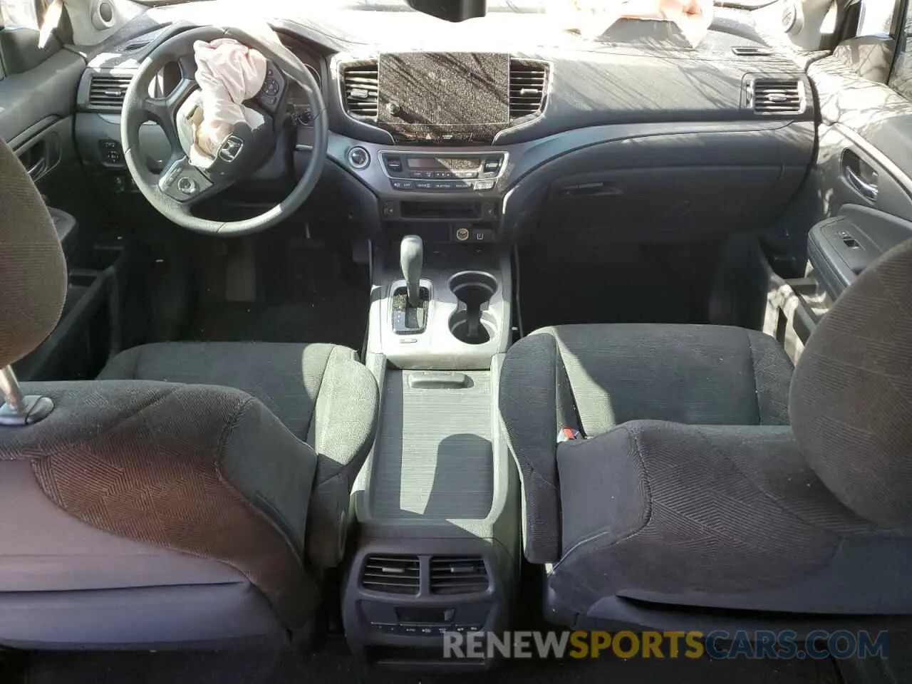8 Photograph of a damaged car 5FNYF5H34KB002772 HONDA PILOT 2019