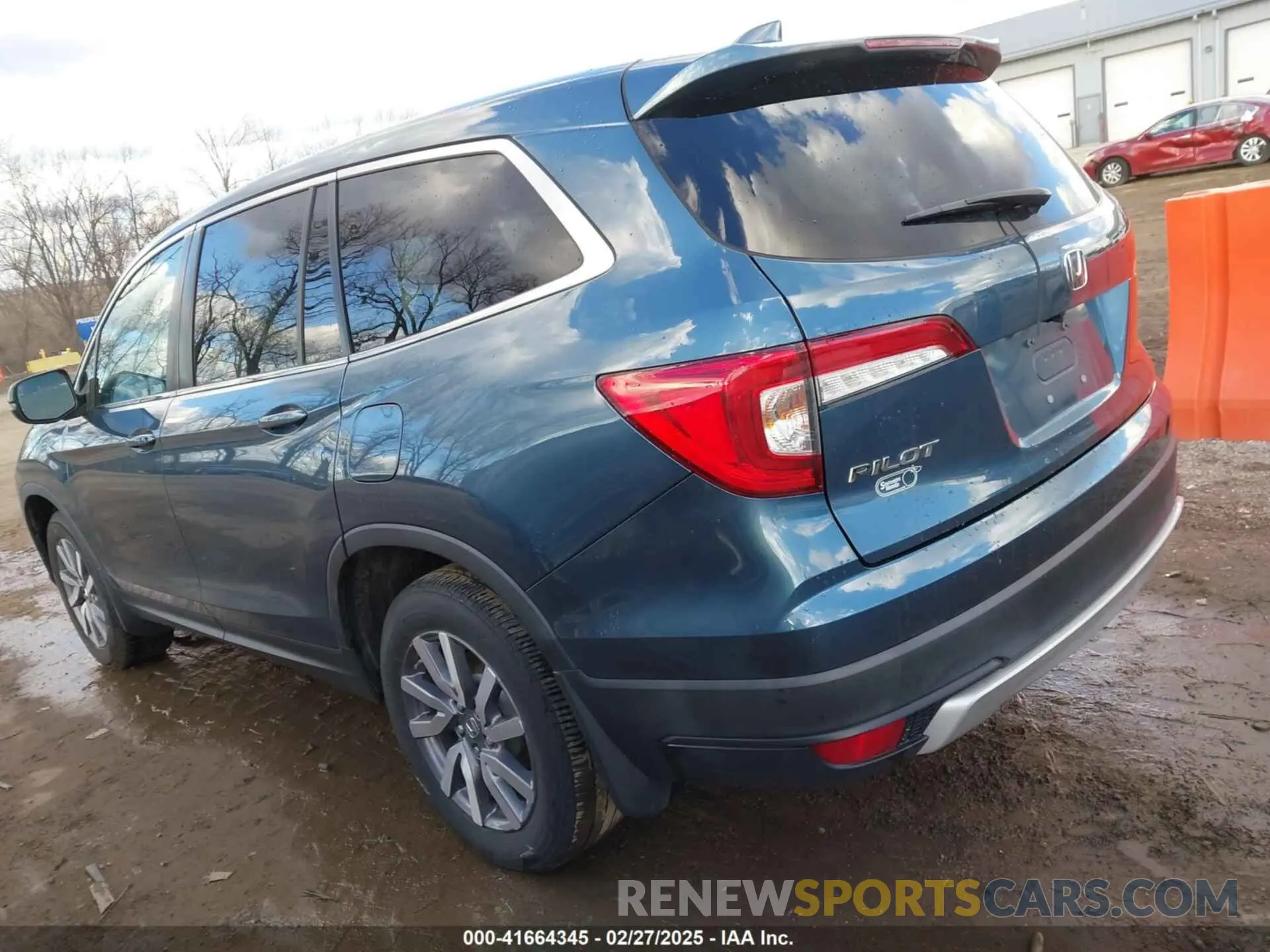 3 Photograph of a damaged car 5FNYF5H34KB031818 HONDA PILOT 2019
