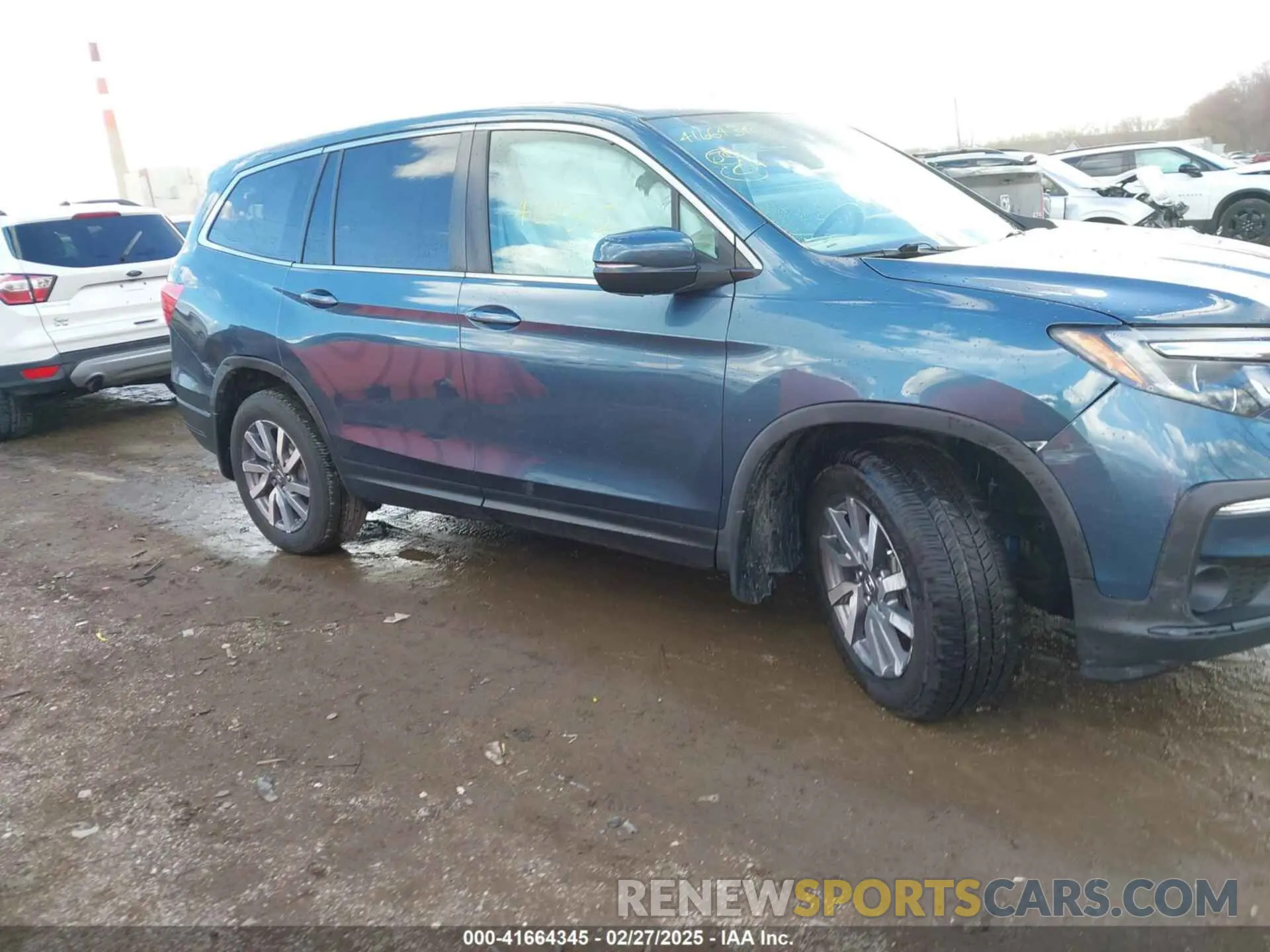 6 Photograph of a damaged car 5FNYF5H34KB031818 HONDA PILOT 2019