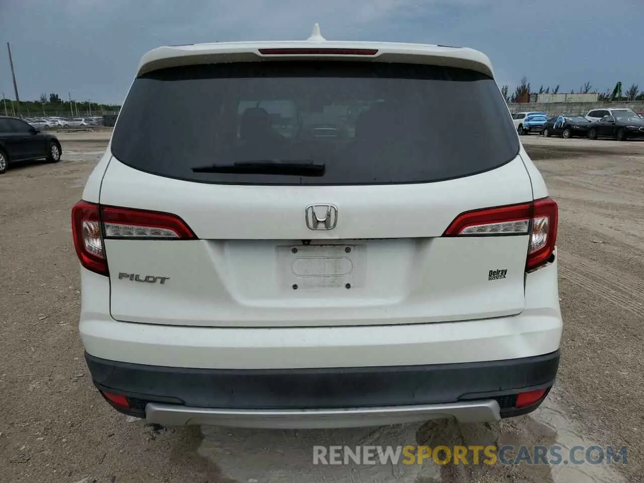 6 Photograph of a damaged car 5FNYF5H36KB012123 HONDA PILOT 2019