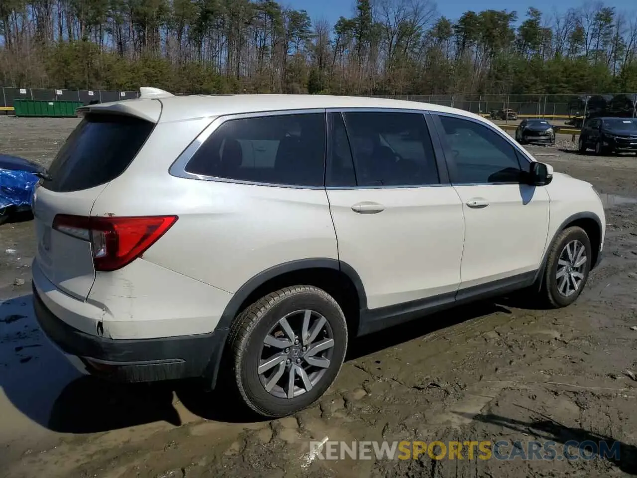 3 Photograph of a damaged car 5FNYF5H36KB019797 HONDA PILOT 2019