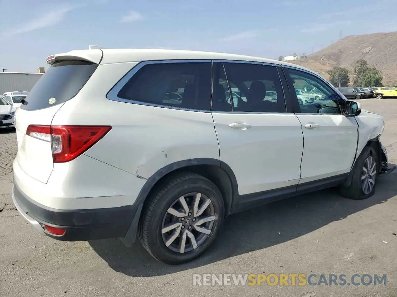3 Photograph of a damaged car 5FNYF5H36KB021310 HONDA PILOT 2019