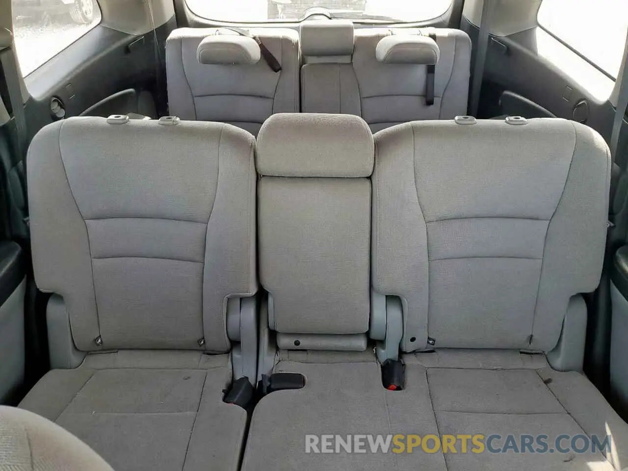 10 Photograph of a damaged car 5FNYF5H37KB044448 HONDA PILOT 2019