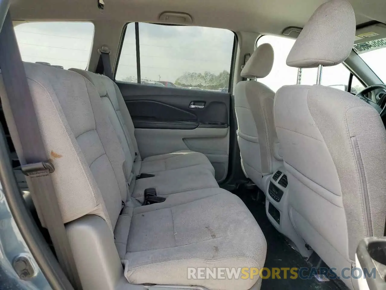 11 Photograph of a damaged car 5FNYF5H37KB044448 HONDA PILOT 2019