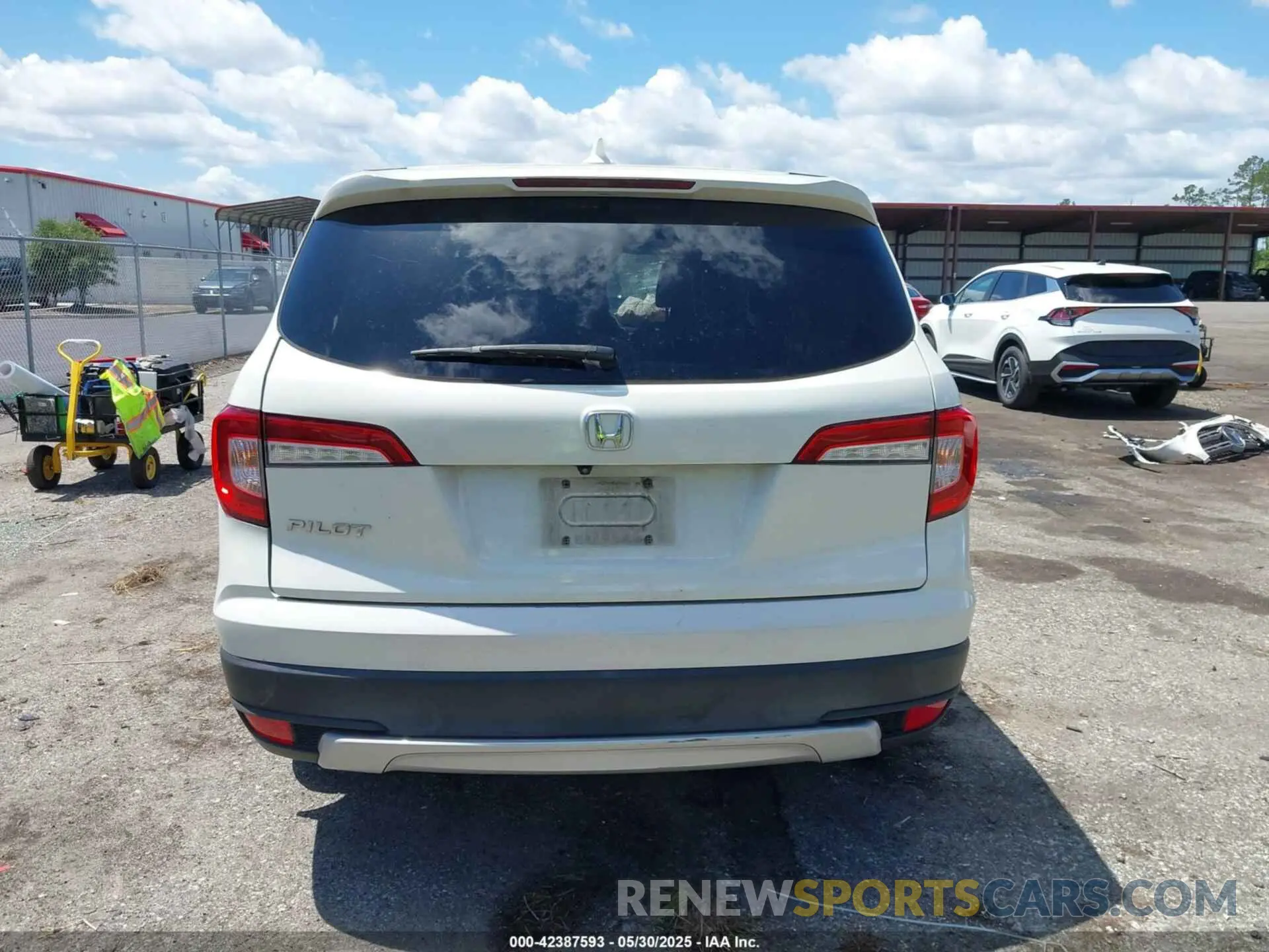 16 Photograph of a damaged car 5FNYF5H42KB026108 HONDA PILOT 2019