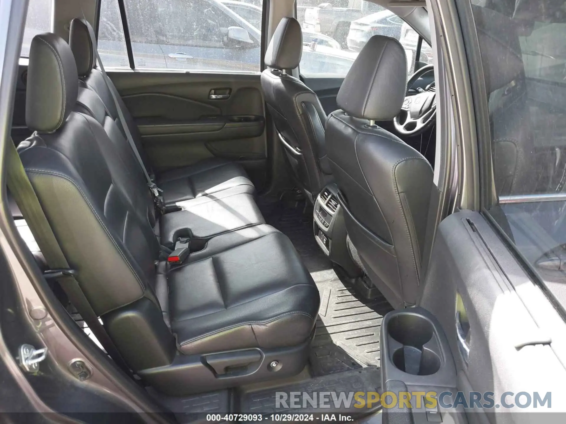 8 Фотография поврежденного автомобиля 5FNYF5H43KB005056 HONDA PILOT 2019