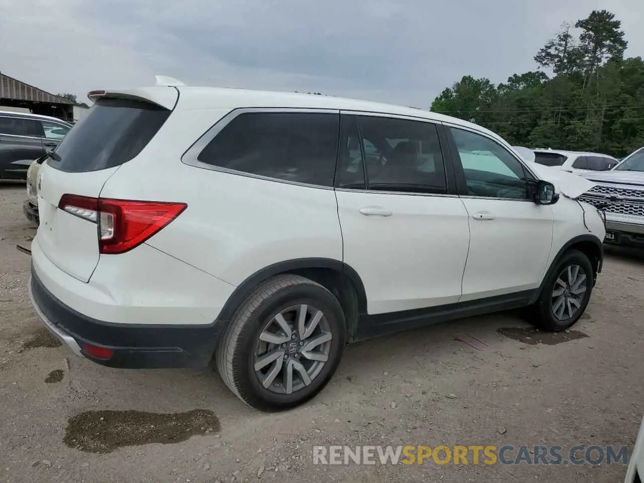 3 Photograph of a damaged car 5FNYF5H44KB004997 HONDA PILOT 2019