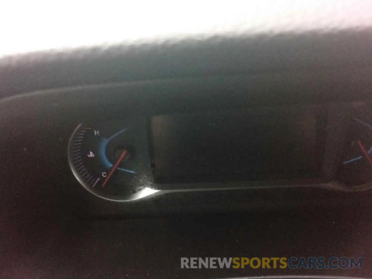 9 Photograph of a damaged car 5FNYF5H44KB004997 HONDA PILOT 2019