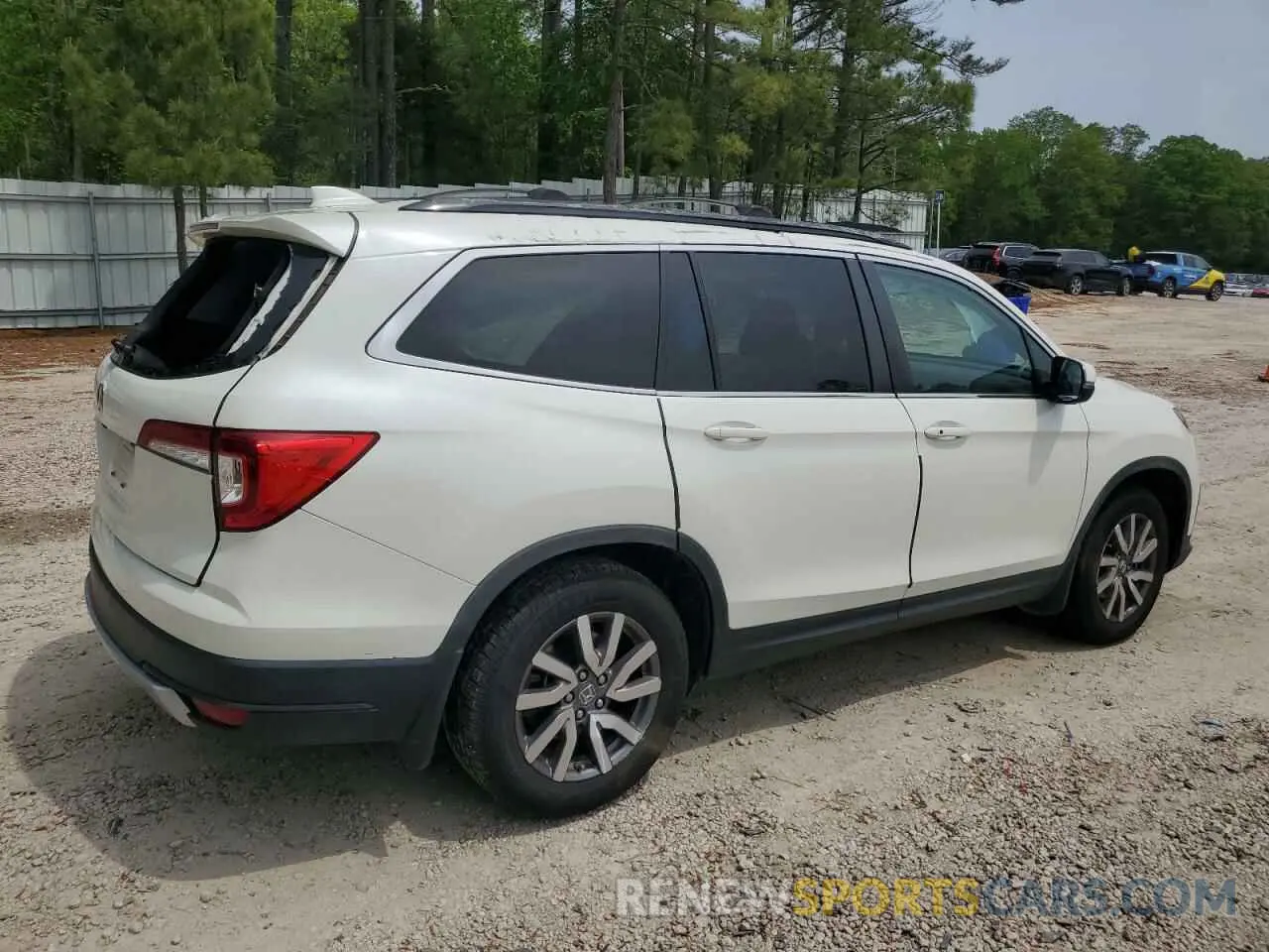 3 Фотография поврежденного автомобиля 5FNYF5H4XKB022940 HONDA PILOT 2019