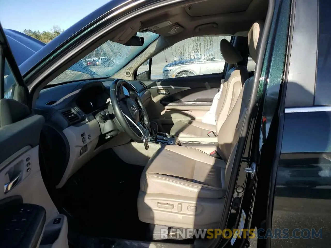 7 Фотография поврежденного автомобиля 5FNYF5H50KB043966 HONDA PILOT 2019