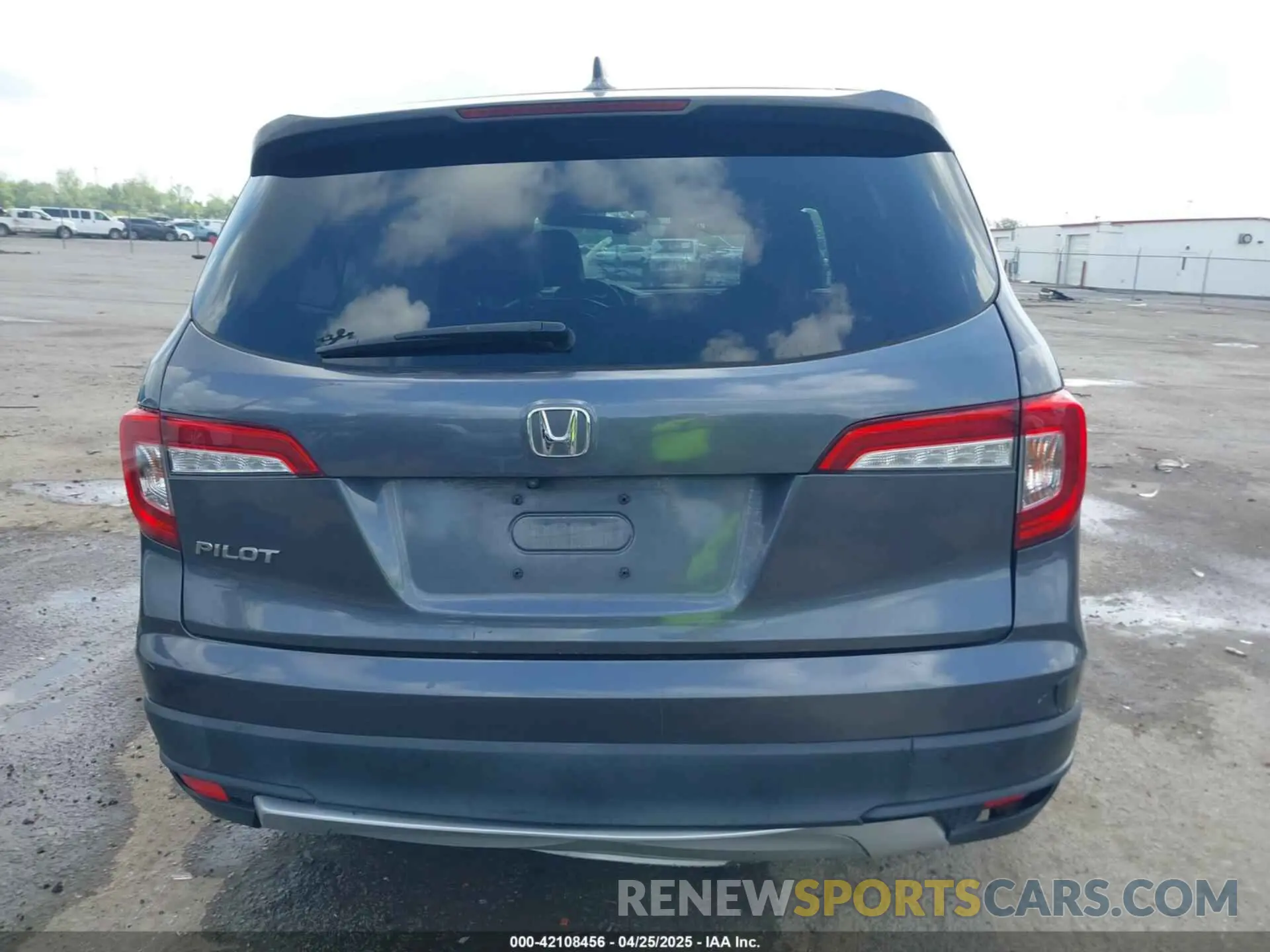 16 Photograph of a damaged car 5FNYF5H52KB039336 HONDA PILOT 2019