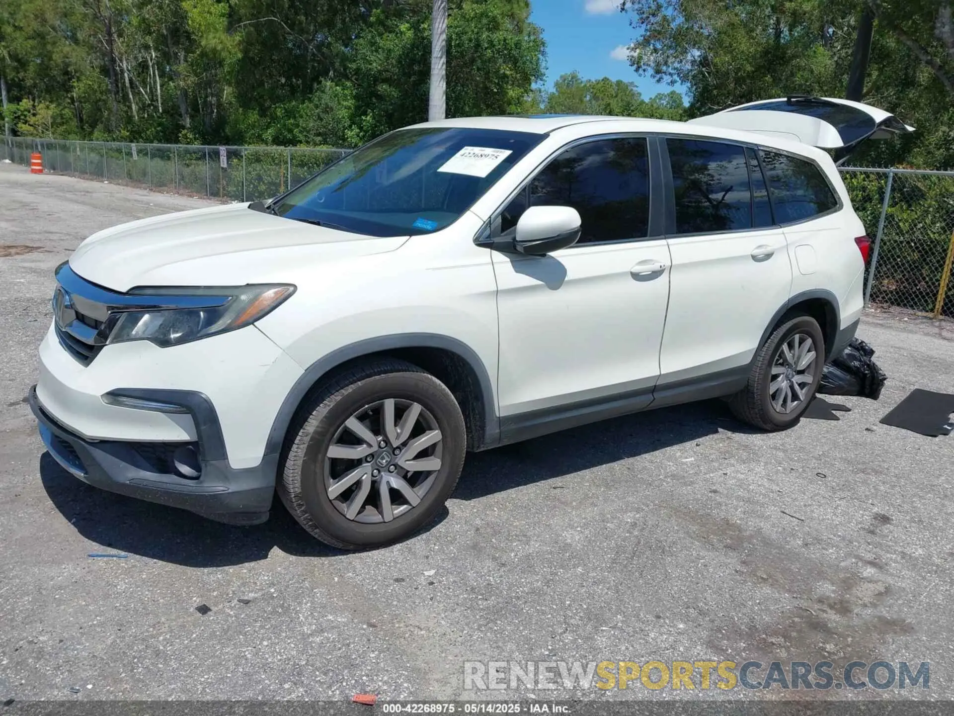 2 Photograph of a damaged car 5FNYF5H53KB012596 HONDA PILOT 2019