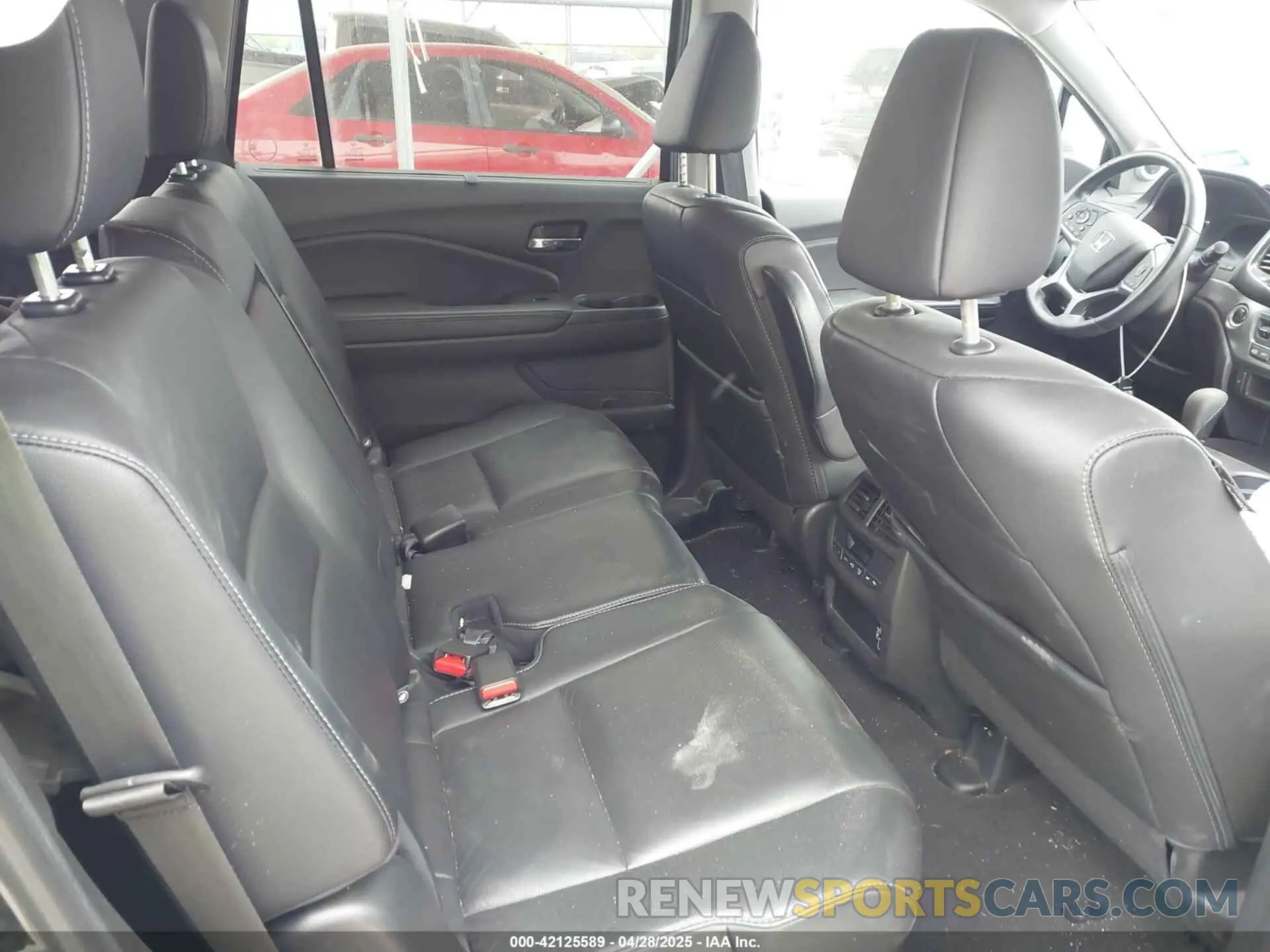 8 Photograph of a damaged car 5FNYF5H53KB019113 HONDA PILOT 2019