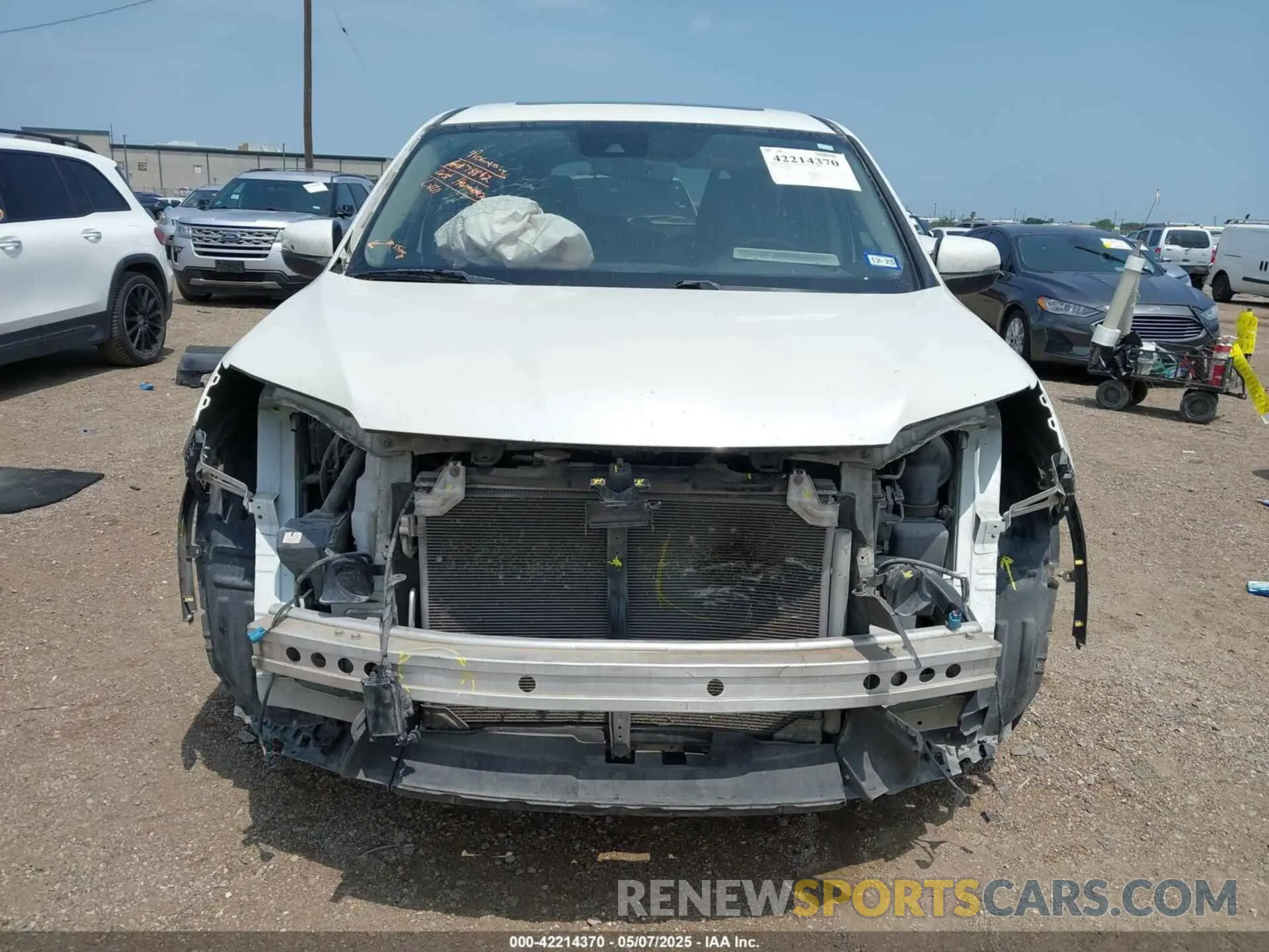 13 Photograph of a damaged car 5FNYF5H53KB029821 HONDA PILOT 2019
