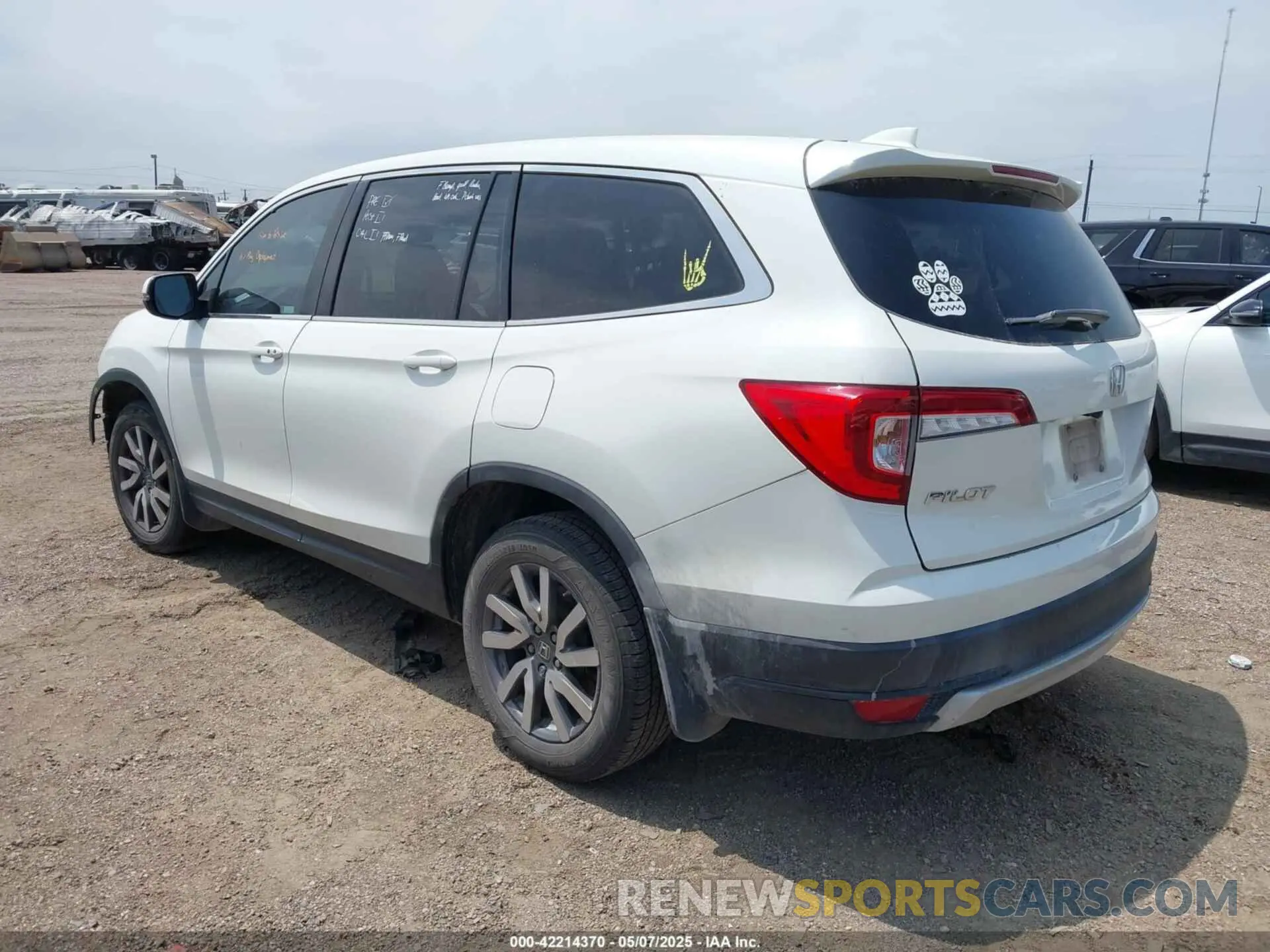3 Photograph of a damaged car 5FNYF5H53KB029821 HONDA PILOT 2019