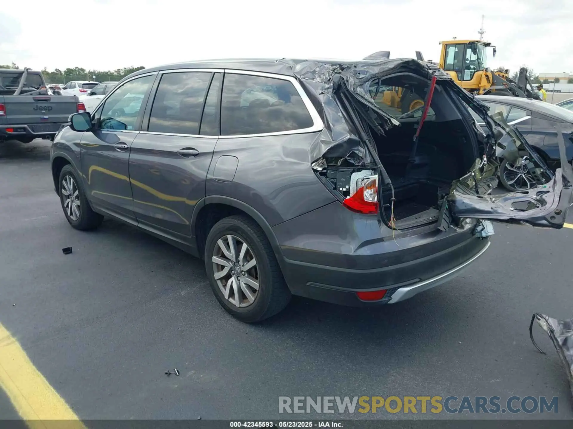 3 Photograph of a damaged car 5FNYF5H54KB013384 HONDA PILOT 2019