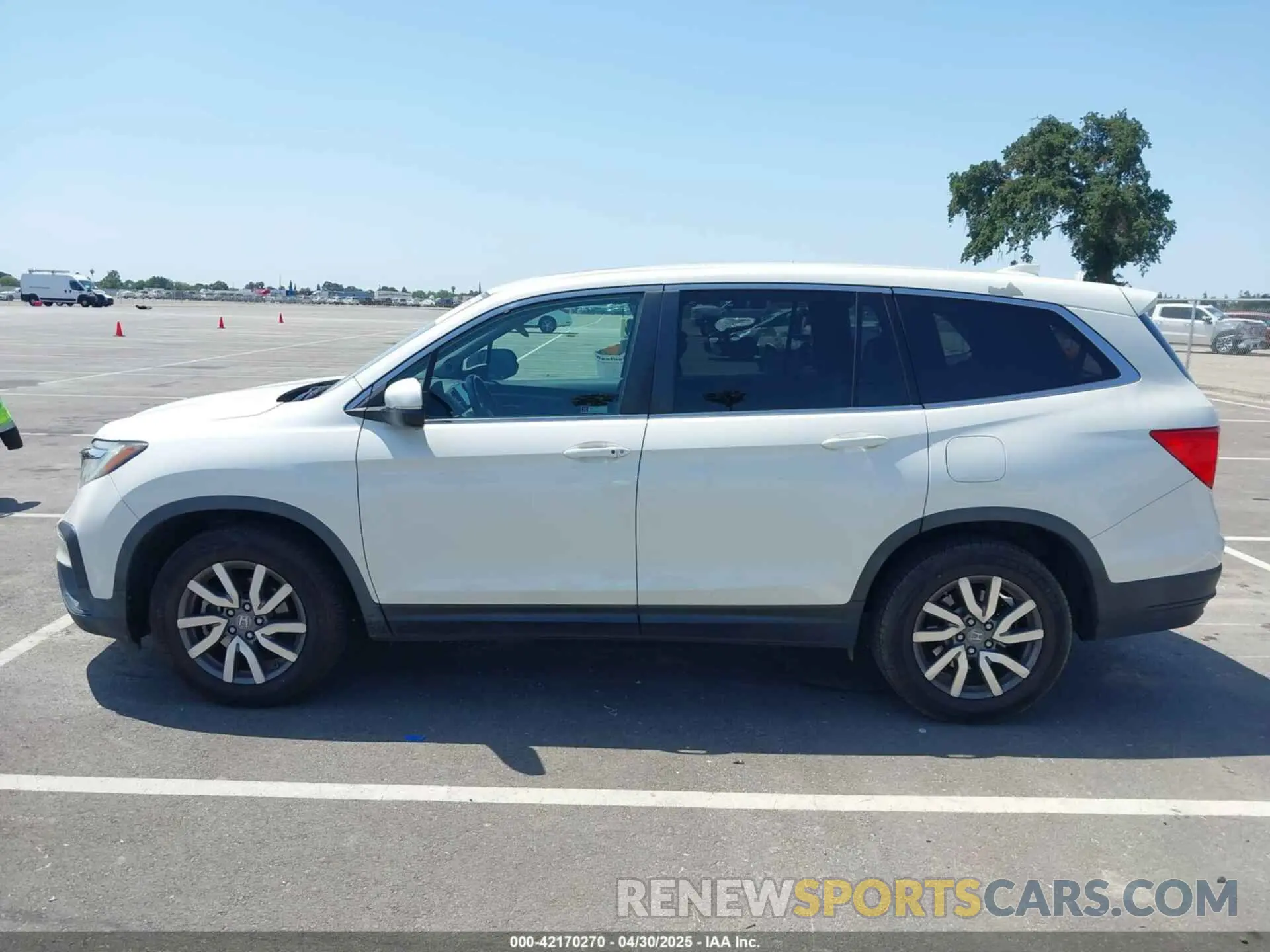 15 Photograph of a damaged car 5FNYF5H54KB018519 HONDA PILOT 2019