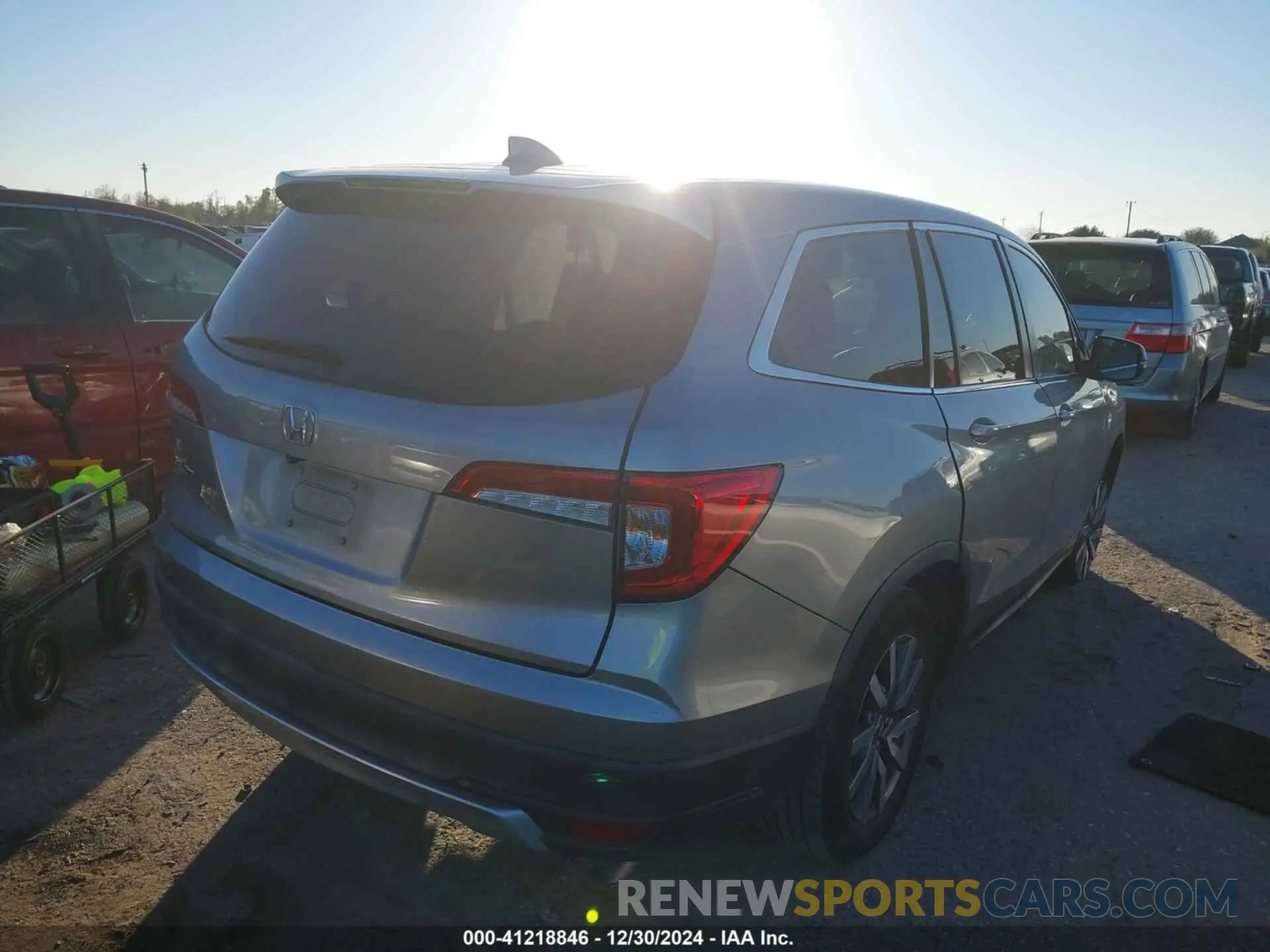 4 Photograph of a damaged car 5FNYF5H55KB044529 HONDA PILOT 2019