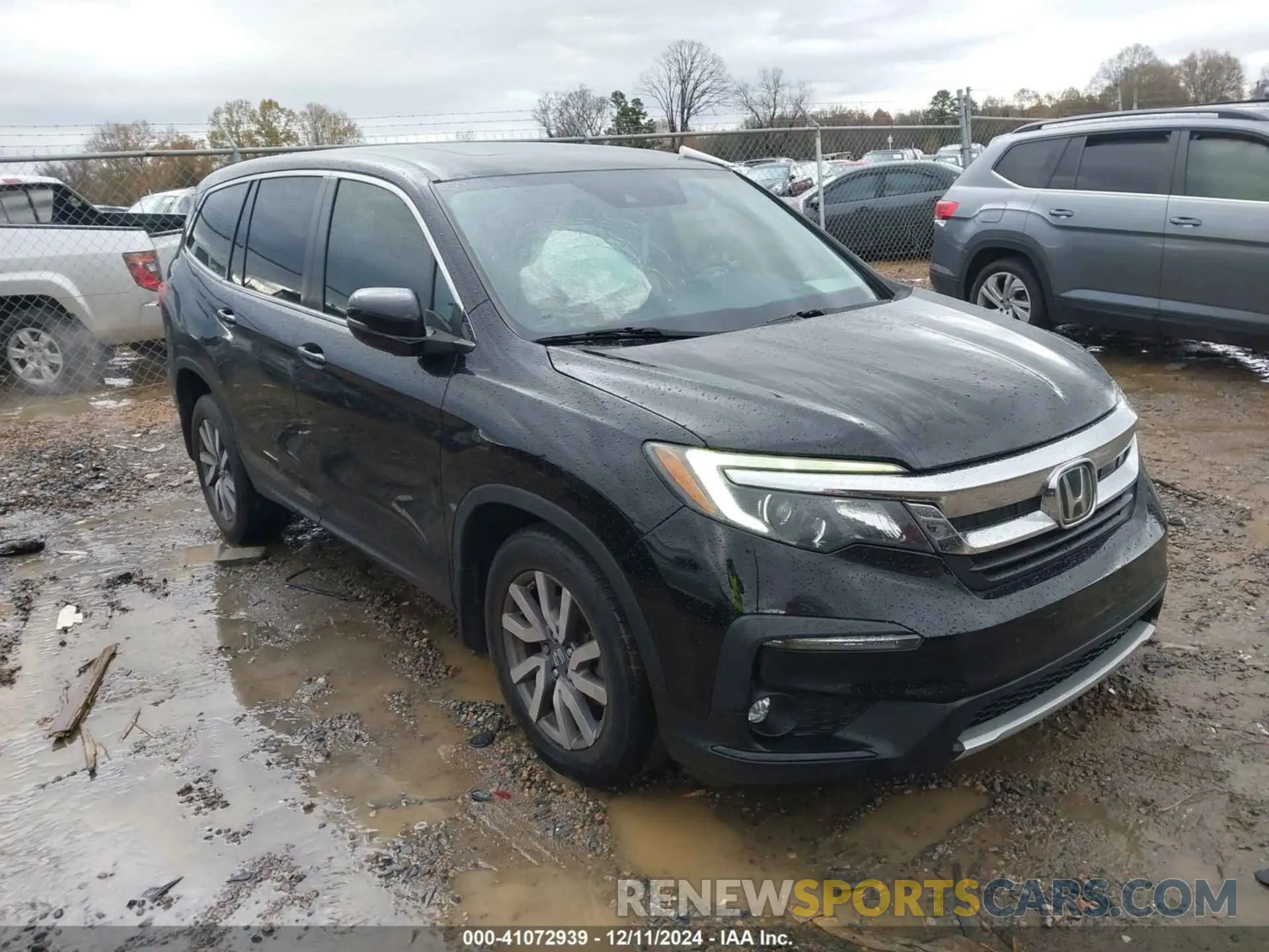 1 Photograph of a damaged car 5FNYF5H56KB016304 HONDA PILOT 2019