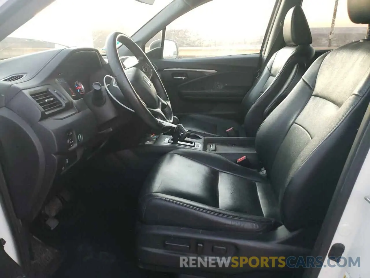 7 Photograph of a damaged car 5FNYF5H58KB002470 HONDA PILOT 2019