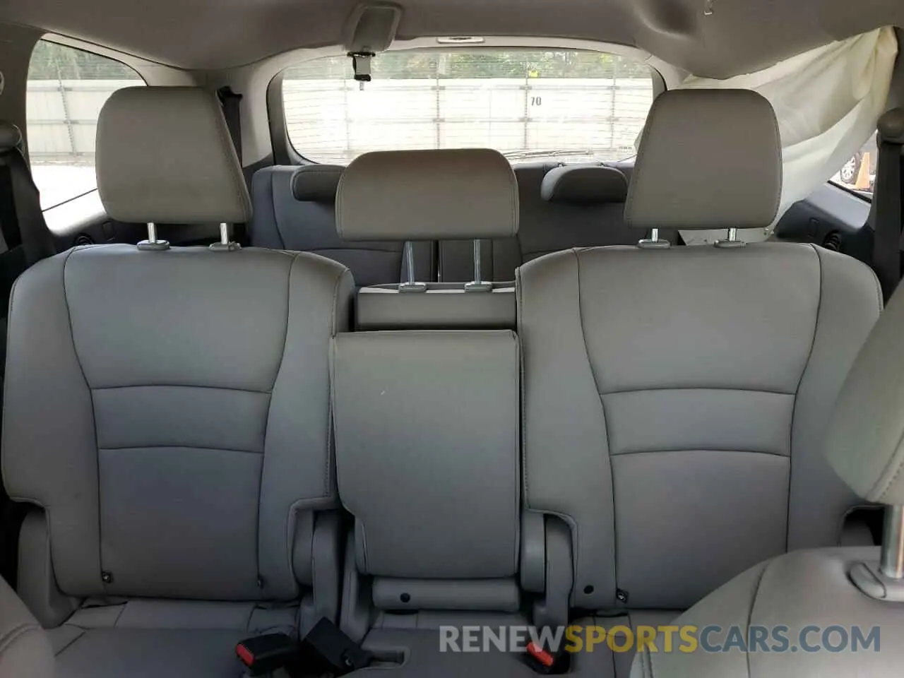 10 Photograph of a damaged car 5FNYF5H59KB028124 HONDA PILOT 2019