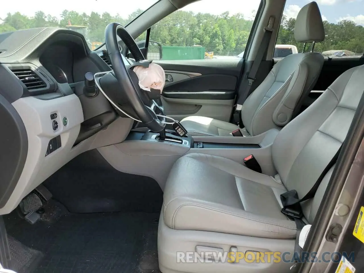 7 Photograph of a damaged car 5FNYF5H59KB028124 HONDA PILOT 2019