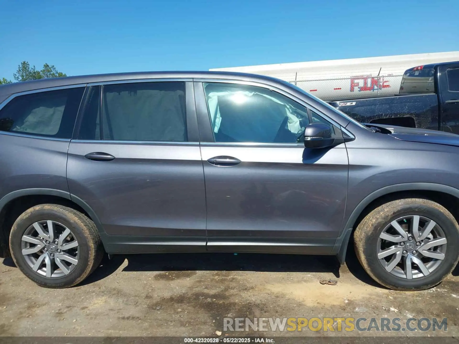 13 Photograph of a damaged car 5FNYF5H59KB036434 HONDA PILOT 2019